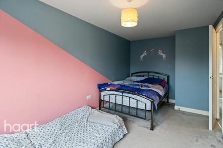 4 bedroom townhouse to rent - Photo 4