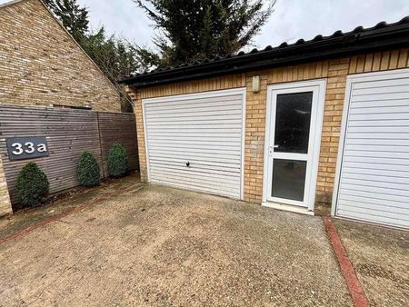 Glebe Road, Egham, TW20 - Photo 5