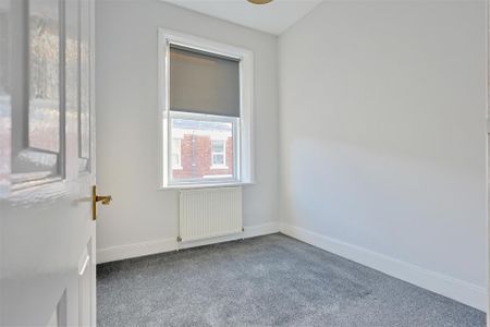 3 bedroom Flat to rent in Ripon Street, Gateshead - Photo 5