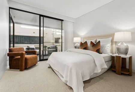 Luxury Coastal Apartment with Panoramic Bondi Beach Views - Photo 4