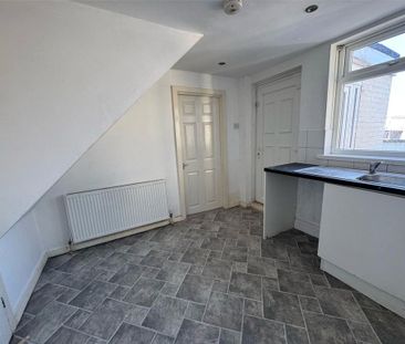 3 bedroom end of terrace house to rent - Photo 5