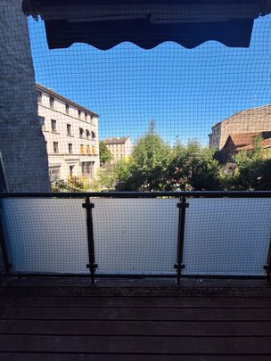 À louer – Charmant 3 pièces avec balcon en plein cœur de Genève, Grottes - Photo 1