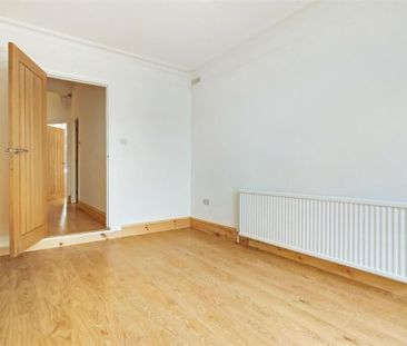 Room in a Shared House, East Road, E15 - Photo 4