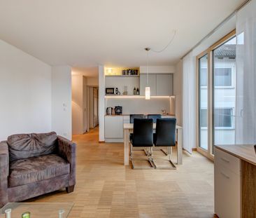 High-quality furnished bright apartment - Photo 1