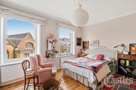 4 bedroom end of terrace house to rent - Photo 2