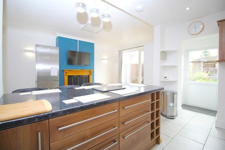 1 bedroom in a house share to rent - Photo 4