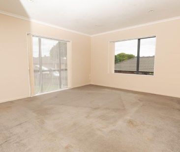 Pet Friendly Three Bedroom House - Photo 5