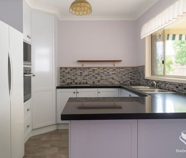 Beautiful Family Home Packed With Features â Donât Miss Out! - Photo 6