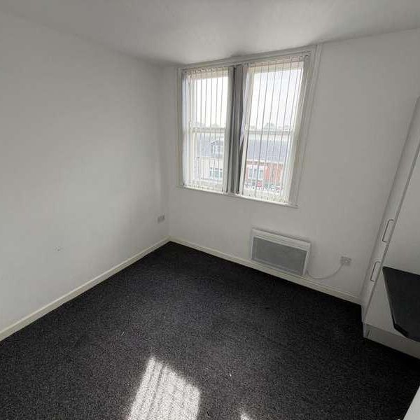 Salisbury Road, Smethwick, B66 - Photo 1