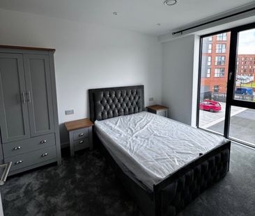 1 Bed Flat, Silk Bank Wharf, M5 - Photo 2