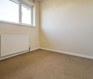 2 bedroom semi-detached house to rent - Photo 4