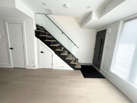 For Lease - 171 Durant Avenue Unit# Unit 2, Toronto, Ontario - Photo 5