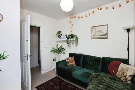 Heron Drive, Penallta, Hengoed, CF82 - Photo 3