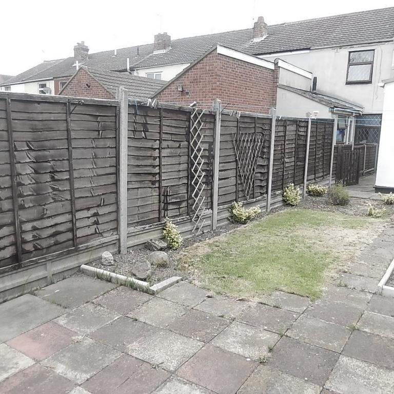 2 bedroom terraced house to rent - Photo 1