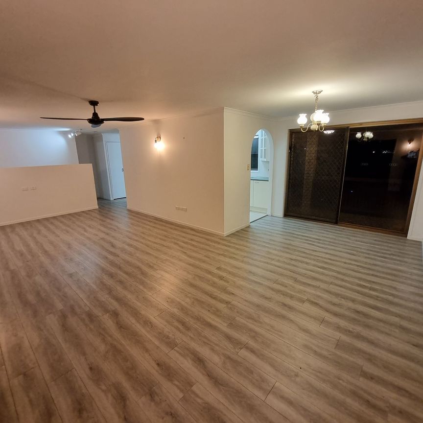 Great Family Sized Home with In-Ground Pool! - Photo 1