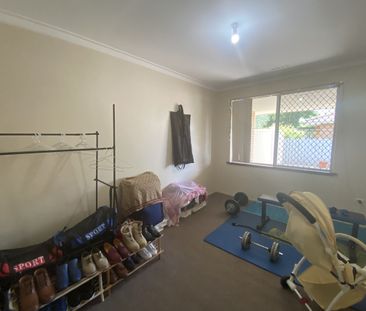 Peaceful 2 bedroom duplex in a great location ! - Photo 4