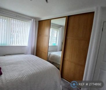 2 bedroom flat to rent - Photo 6