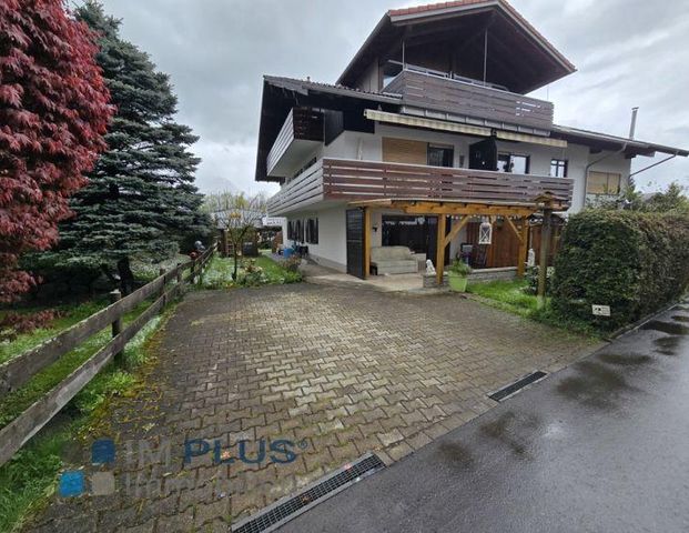 Große 2 Zimmer Garten-Wohnung mit EBK, überdachte Terrasse und 2 Stellplätzen ! - Photo 1