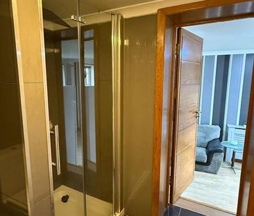 1 bedroom in a flat share to rent - Photo 1