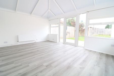 3 bedroom semi-detached house to rent - Photo 3