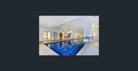 Fully furnished stunning one bedroom apartment with the city view! - Photo 4