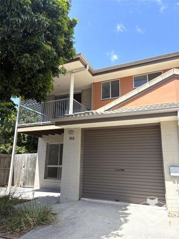 Spacious 3-Bedroom Townhouse in Bald Hills Perfect for Families and Professionals! - Photo 5