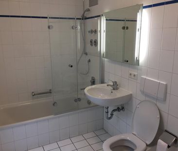 Großartige DG-Wohnung. Balkon. Dachterrasse.Spektakuläre Aussicht - Photo 5