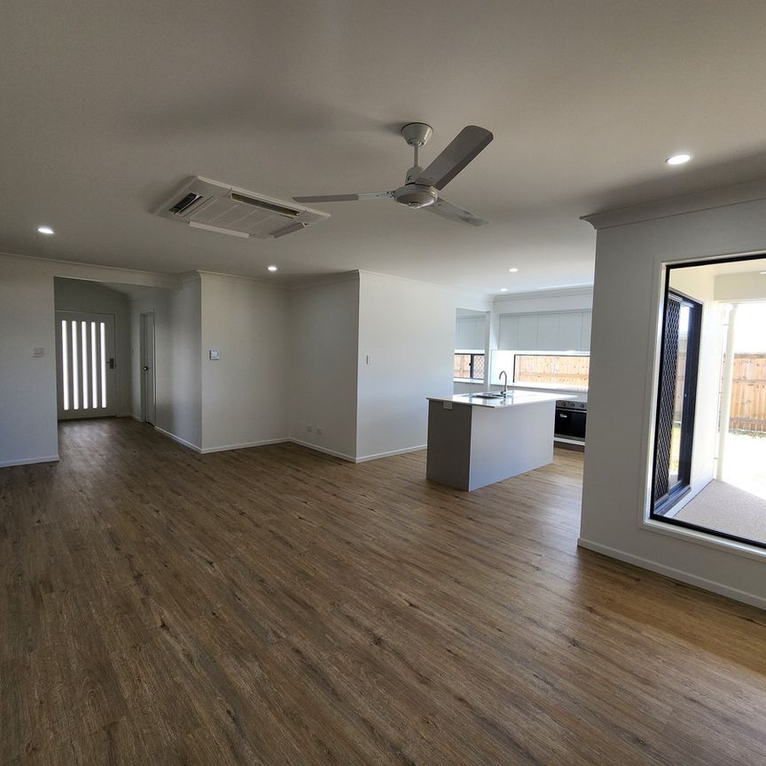 23 Regal Circuit, Beaconsfield QLD 4740 - House For Rent | Domain - Photo 1