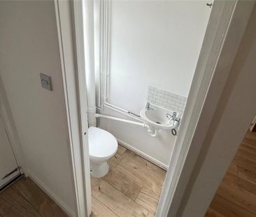 3 bedroom end of terrace house to rent - Photo 5