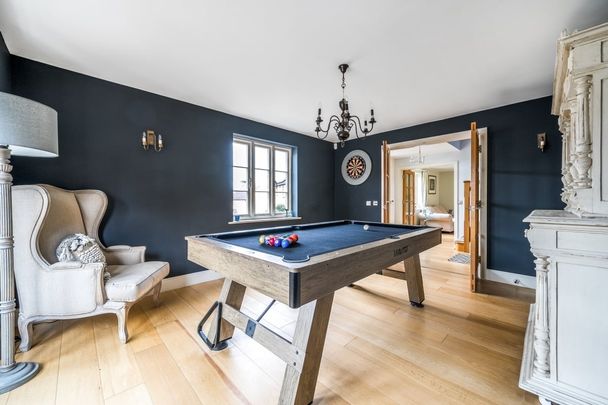 5 bedroom detached house to rent - Photo 1