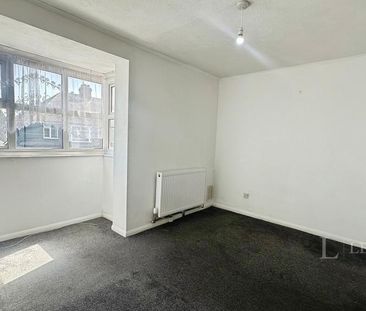 2 bedroom semi-detached house to rent - Photo 4