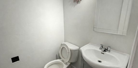 1 1/2 à Louer Tout Inclus - Photo 2