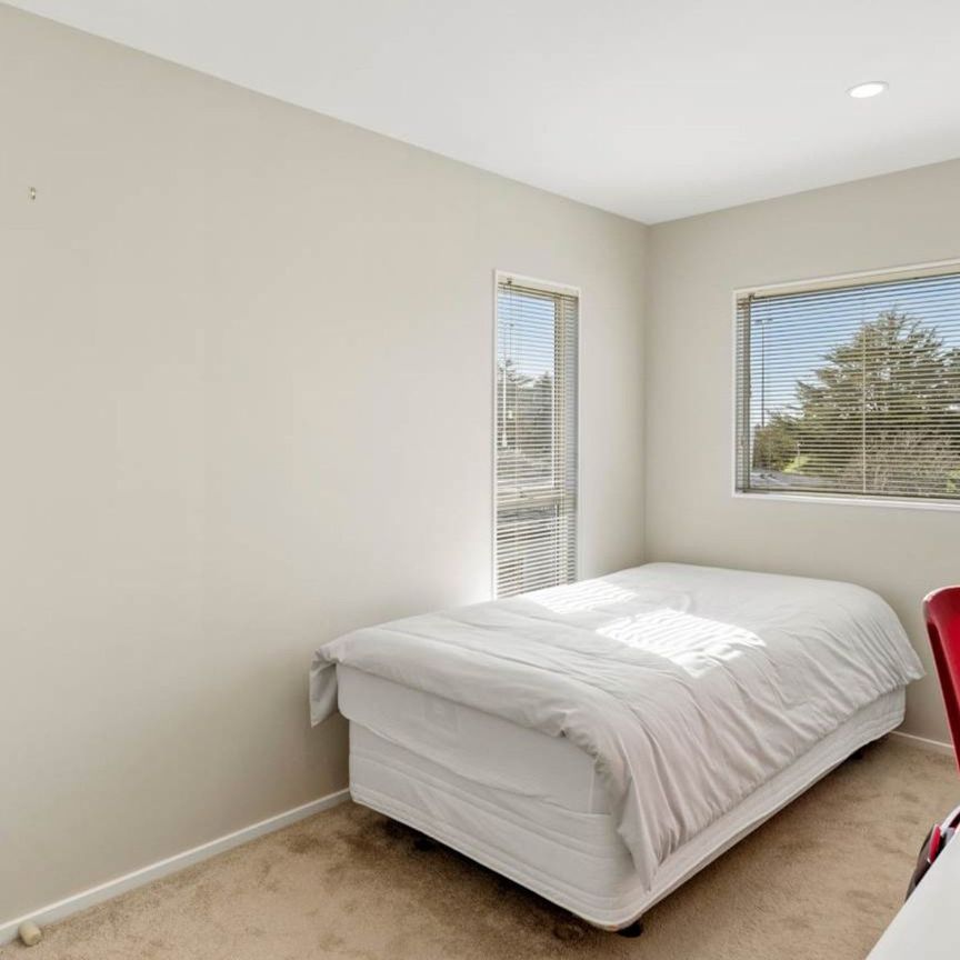 3 Double Bedroom, Great location - Photo 1