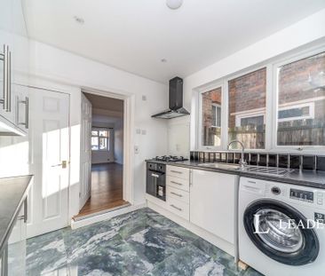 4 bedroom terraced house to rent - Photo 6