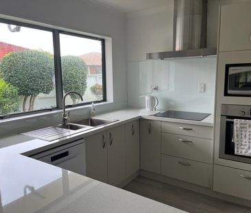 Family Affair Fixed Term Only - Photo 6