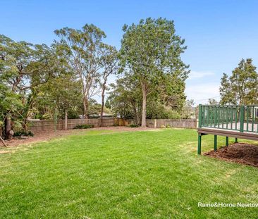 Fully Renovated Large Family Home with Expansive Rear Garden - Photo 2