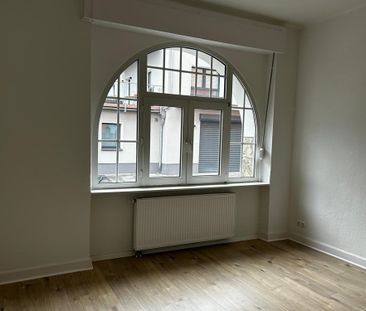 Erdgeschosswohnung im charmanten Altbau - Foto 4