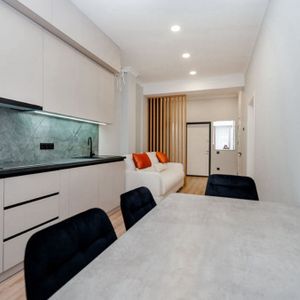 Inchiriez Apartament 2 camere Buna Ziua - Photo 2