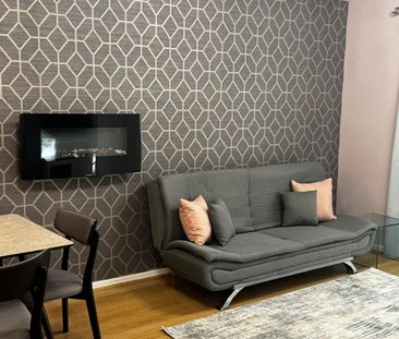 1 Bed Flat, Stillwater Drive, M11 - Photo 2