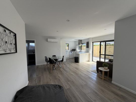 Modern Downstairs Flat in Whitianga - Photo 1