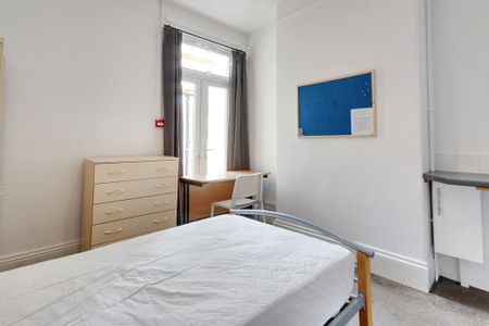 6 bedroom terraced house to rent - Photo 3