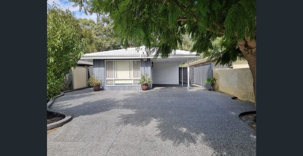 An happy and updated home! - Photo 1