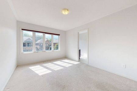 For Lease - 2385 Dress Circle Crescent Unit# Main & 2nd Flr, Oshawa, Ontario - Photo 4