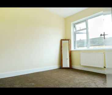 2 Bed Semi-Detached House, Walton Road, E12 - Photo 5