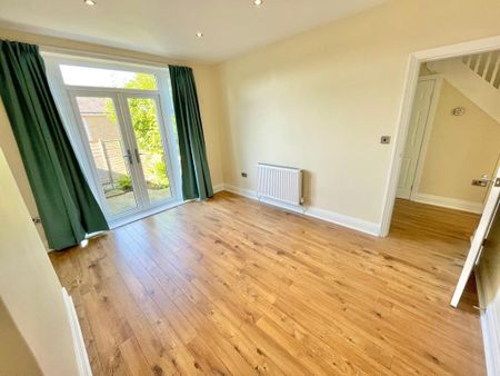 3 bedroom semi-detached house to rent - Photo 2