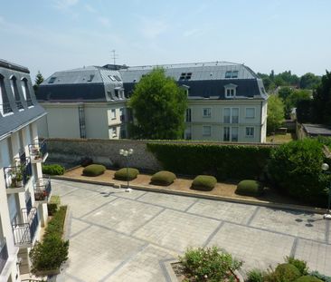 Location Appartement 2 pièces 49m² FONTAINEBLEAU 77300 - Photo 3