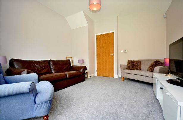 Newdawn Place, Cheltenham, Gloucestershire - Photo 1