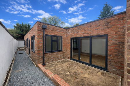 2 bedroom property to rent - Photo 4