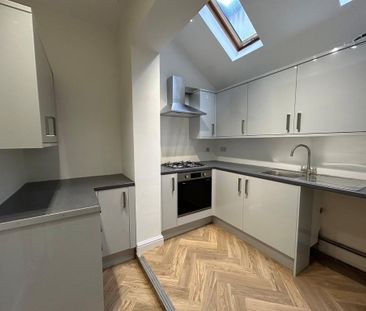 2 bedroom terraced house to rent - Photo 4