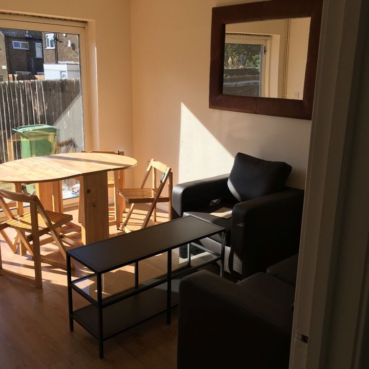 5 Bed Semi-Detached House, Elgar Path, LU2 - Photo 1